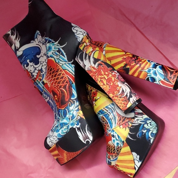 Koi Fish Boots - Picture 5 of 6